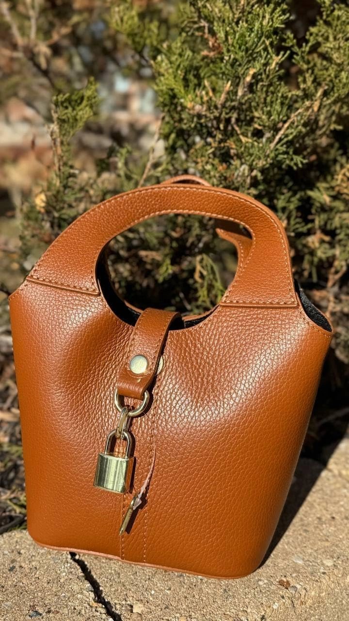Aurora Verde bag. Made in Italy