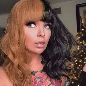 Black Blonde Wig with Bangs Short Curly Wavy Bob Wigs for Women Cosplay Wig Split Synthetic Wigs Costume Halloween Party Wigs for Grils