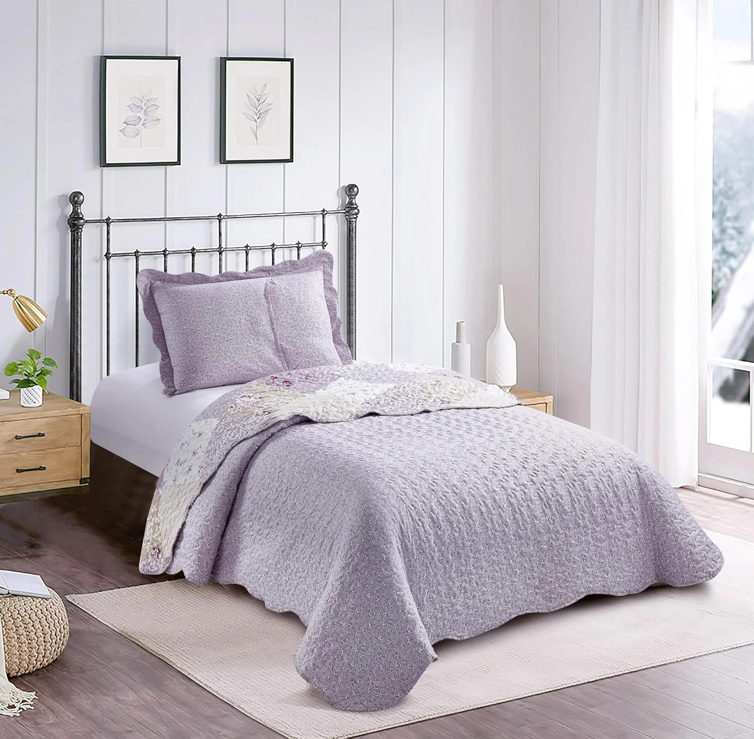 Brilliant Sunshine Lilac and Beige Rose Quilt Set, 2-Piece Bedding Sets with 1 Sham, Patchwork Design, Washable and Reversible Bedspread, Soft Lightweight Coverlet, All-Season, Twin/Twin XL
