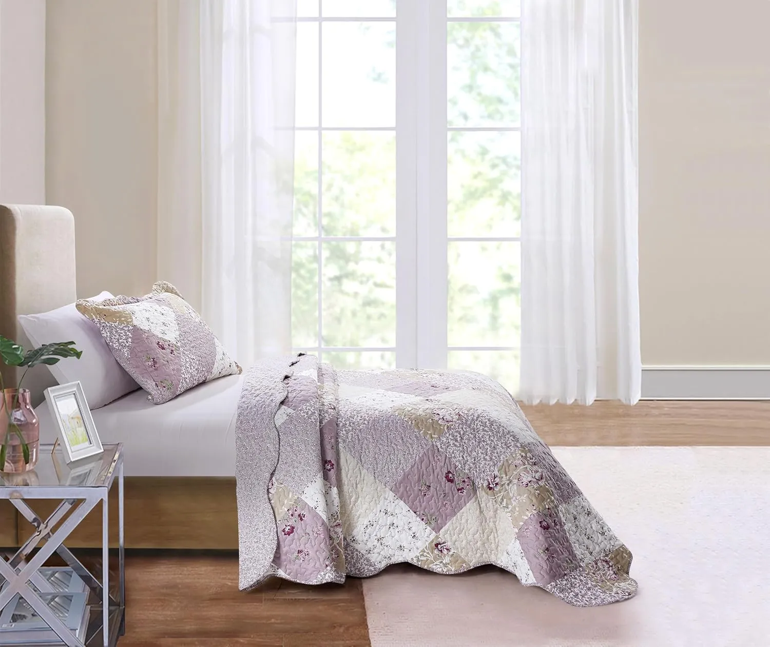 Brilliant Sunshine Lilac and Beige Rose Quilt Set, 2-Piece Bedding Sets with 1 Sham, Patchwork Design, Washable and Reversible Bedspread, Soft Lightweight Coverlet, All-Season, Twin/Twin XL