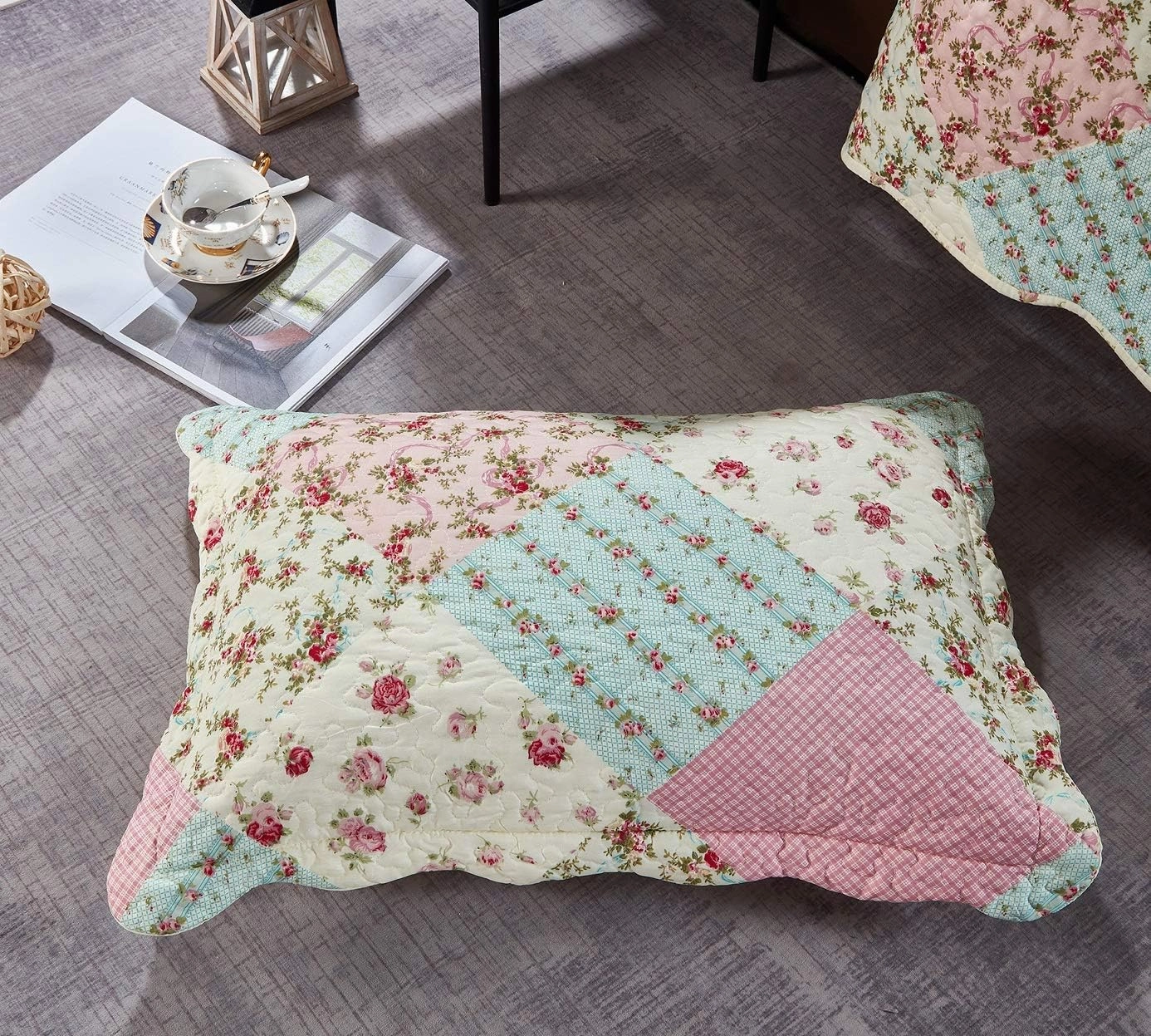 Brilliant Sunshine Roses Quilt Set, 2-Piece Bedding Sets with 1 Sham, Patchwork Design, Washable and Reversible Bedspread, Soft Lightweight Coverlet, All-Season, Twin/Twin XL, Pink Green