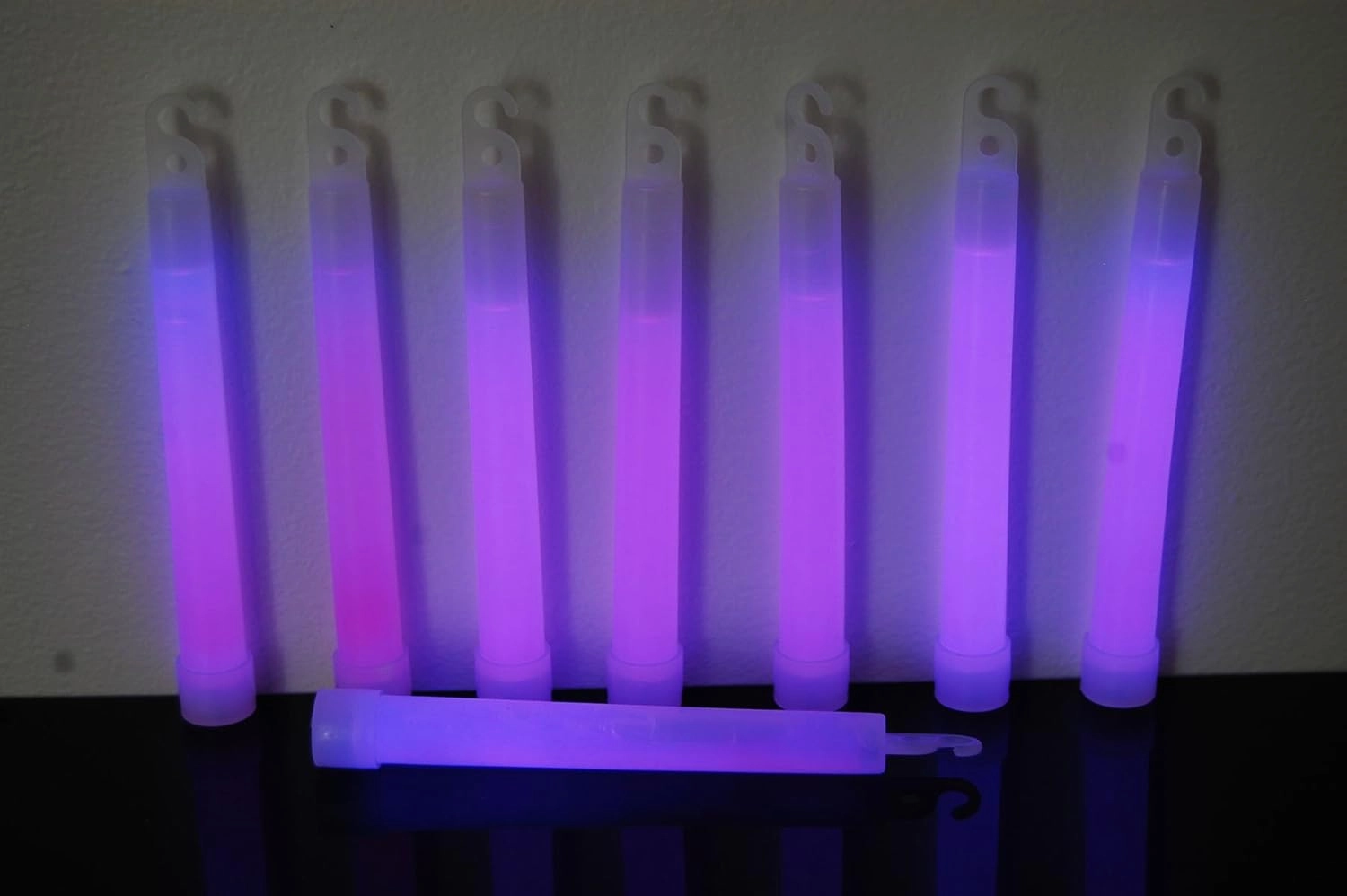 DirectGlow 6 inch 15mm Premium Bright Neon Glow Sticks with Lanyards Glow Party Supply Birthday Holiday 10-12 Hour Glow (Purple, 100 Count)
