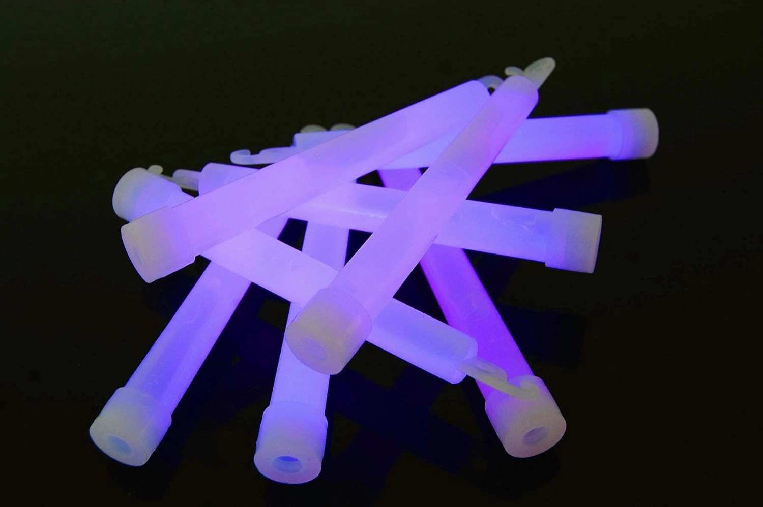 DirectGlow 6 inch 15mm Premium Bright Neon Glow Sticks with Lanyards Glow Party Supply Birthday Holiday 10-12 Hour Glow (Purple, 100 Count)