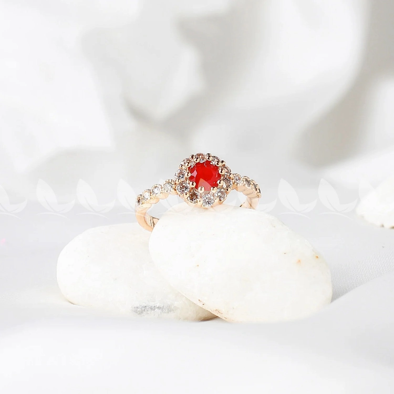Gleaming Ring - Golden Red