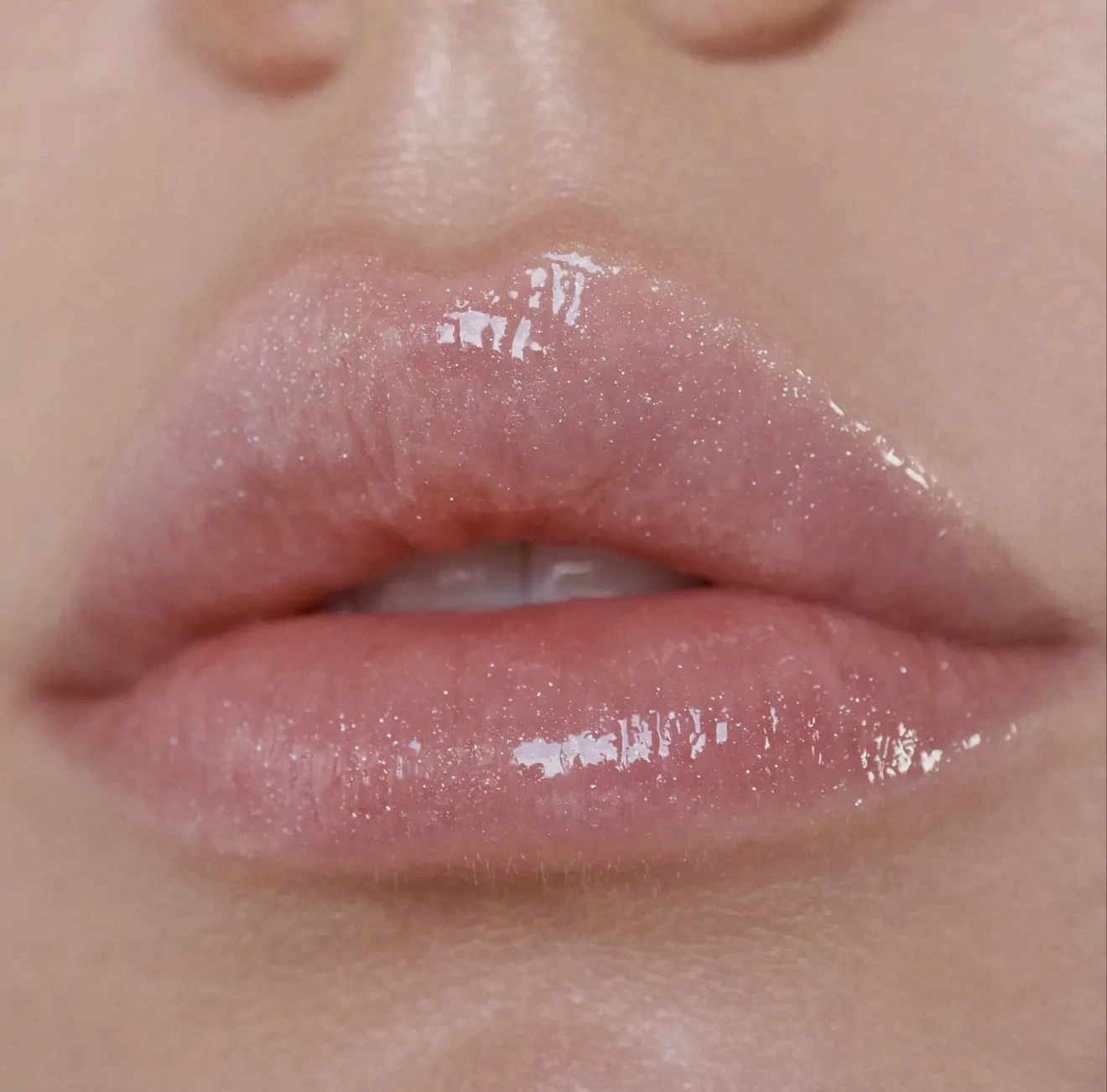 Glow Getter Hydrating Lip Oil - Champagne Kiss