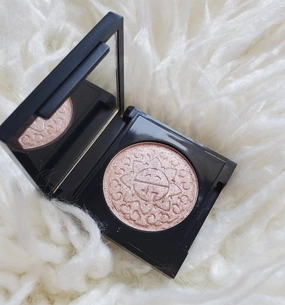 Gossip Girl Collection - Sunshine Barbie Pressed Highlighter
