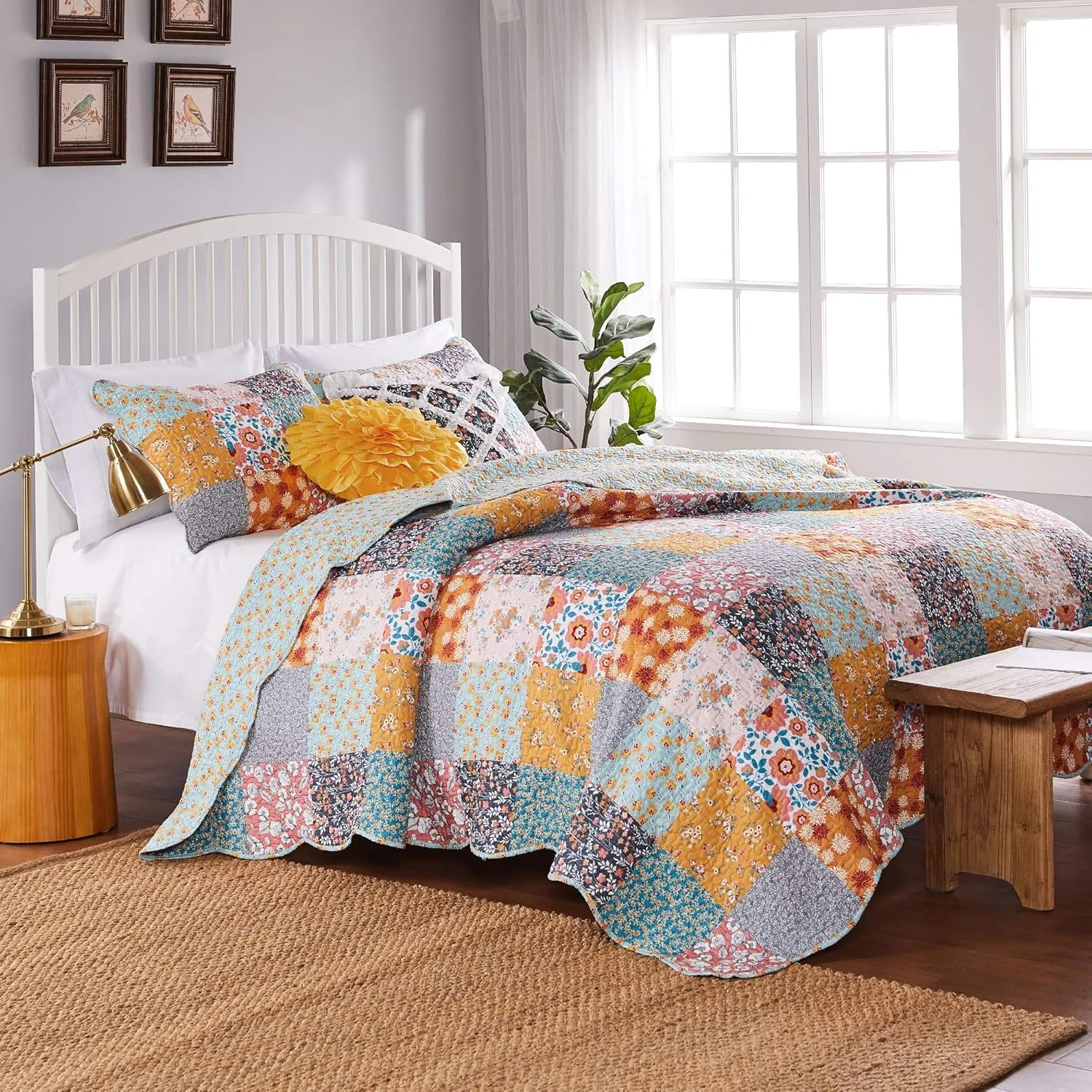 Greenland Home Carlie Modern Floral Reversible Quilt Set, 3-Piece Full/Queen, Calico Patches