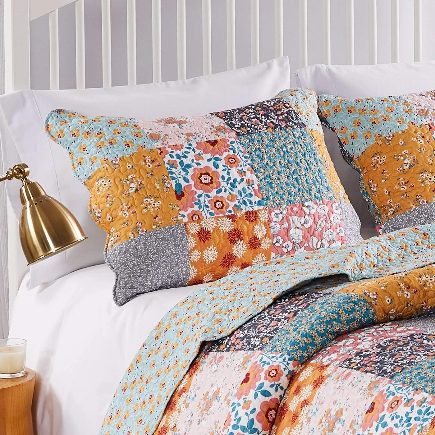 Greenland Home Carlie Modern Floral Reversible Quilt Set, 3-Piece Full/Queen, Calico Patches