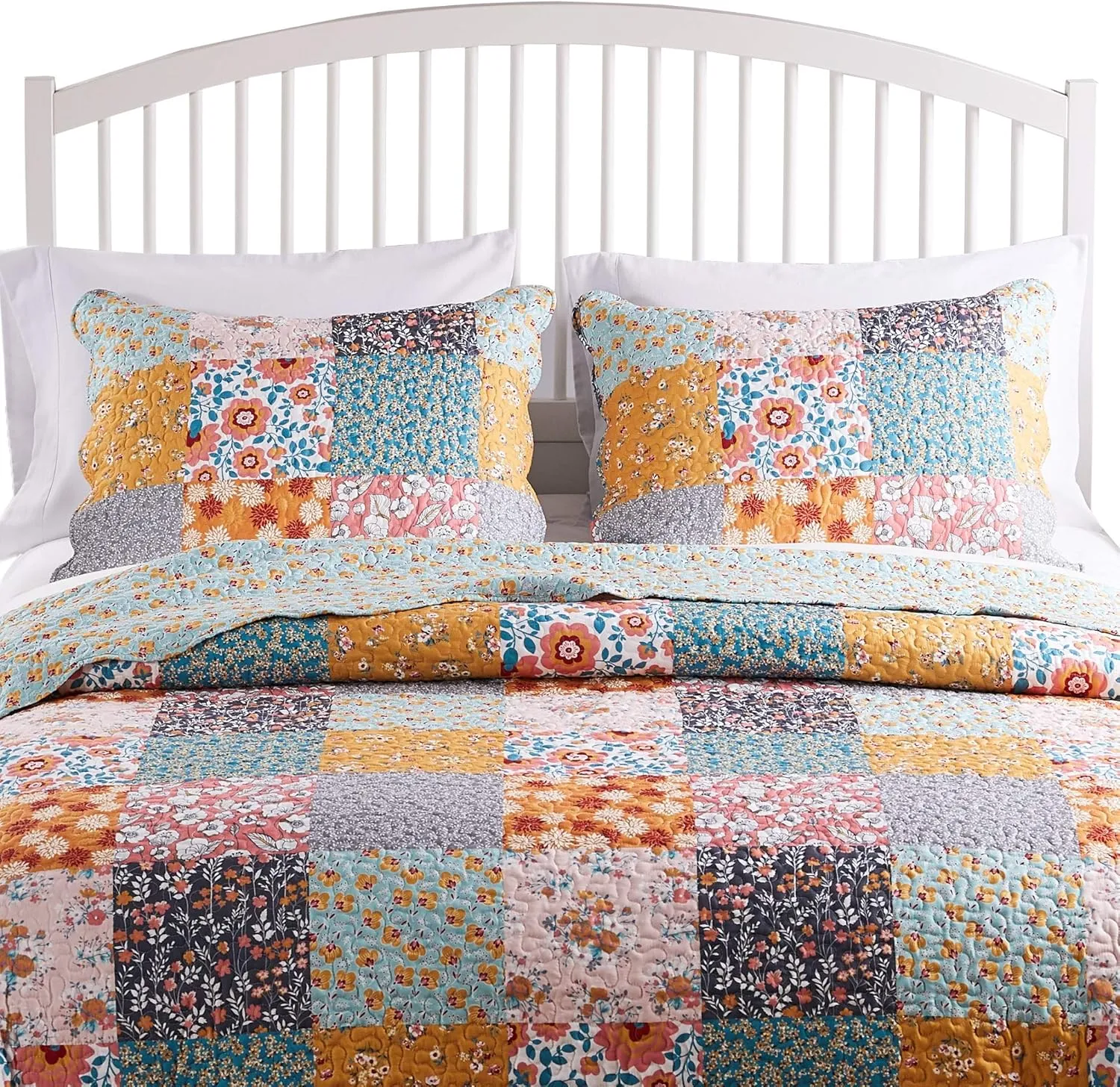 Greenland Home Carlie Modern Floral Reversible Quilt Set, 3-Piece Full/Queen, Calico Patches
