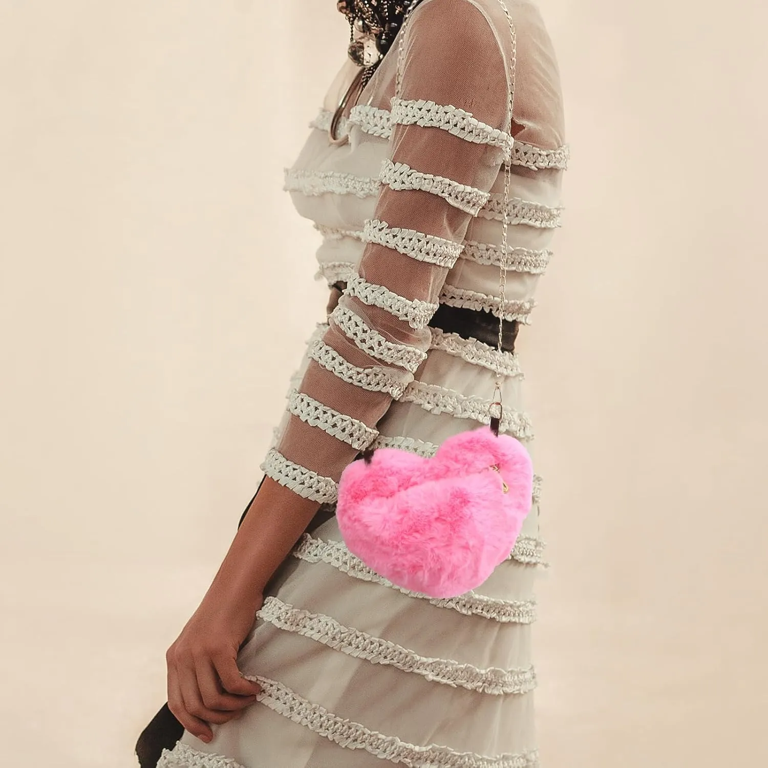 Heart Shaped Purse Soft Fluffy Faux Fur Crossbody Bag Handbag Shoulder Bag with Chain for Women Girls Valentines Day
