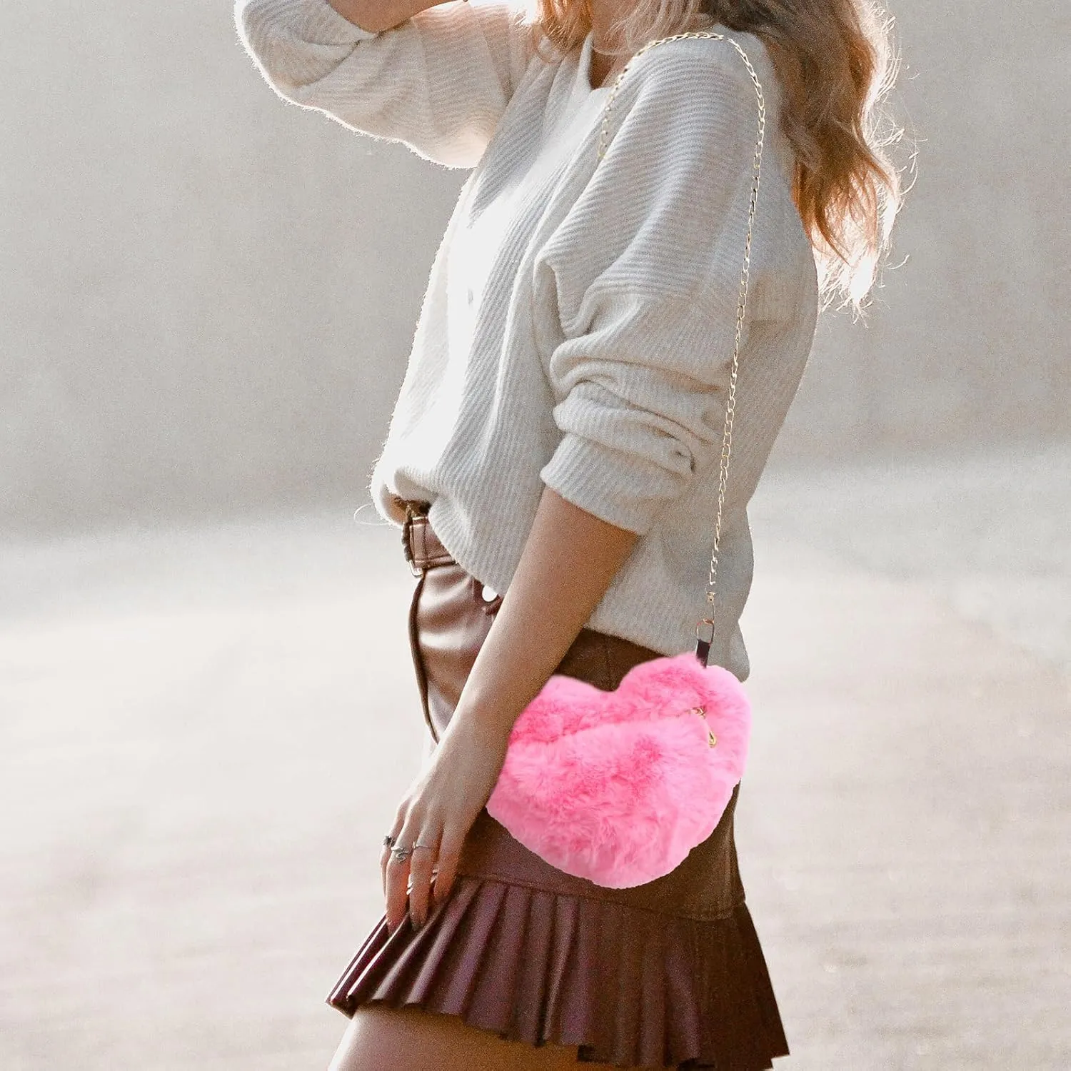 Heart Shaped Purse Soft Fluffy Faux Fur Crossbody Bag Handbag Shoulder Bag with Chain for Women Girls Valentines Day