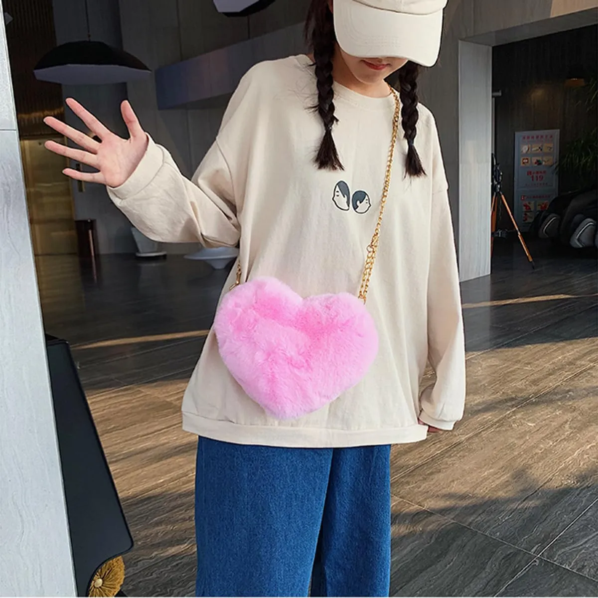Heart Shaped Purse Soft Fluffy Faux Fur Crossbody Bag Handbag Shoulder Bag with Chain for Women Girls Valentines Day