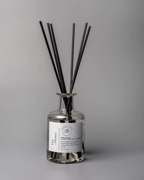Herbalist Glass Reed Diffuser | Hay   Honey