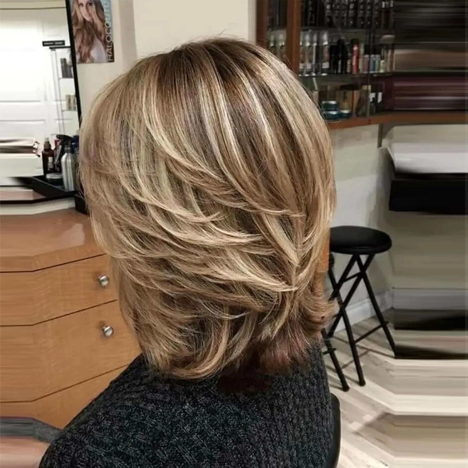 Highlight Ombre Blonde mix Light Brown Bob Layered Wigs with Curtain Bangs for White Women,Synthetic Short Straight Ombre Blonde with Dark Roots Shaggy Wig Brown Wig for Black Women