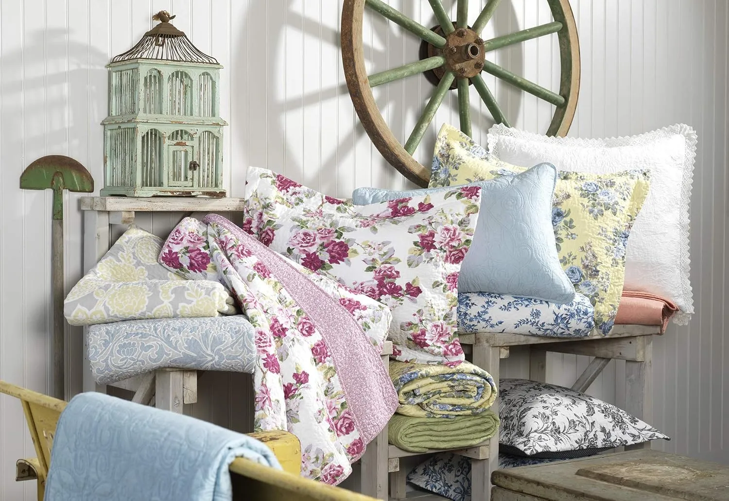 Laura Ashley - King Quilt Set, Cotton Reversible Bedding with Matching Shams, Home Decor Ideal for All Seasons (Honeysuckle Pink, King)