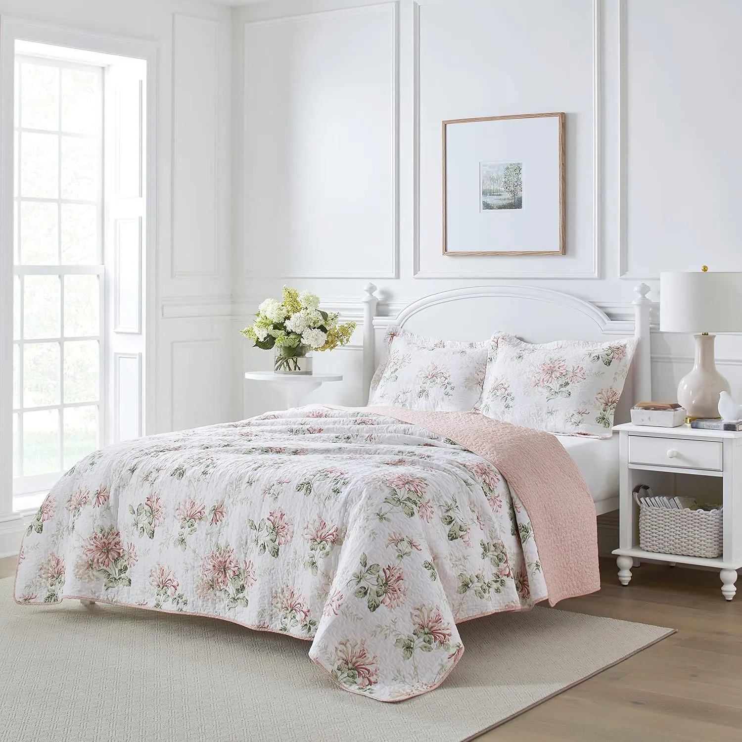 Laura Ashley - King Quilt Set, Cotton Reversible Bedding with Matching Shams, Home Decor Ideal for All Seasons (Honeysuckle Pink, King)
