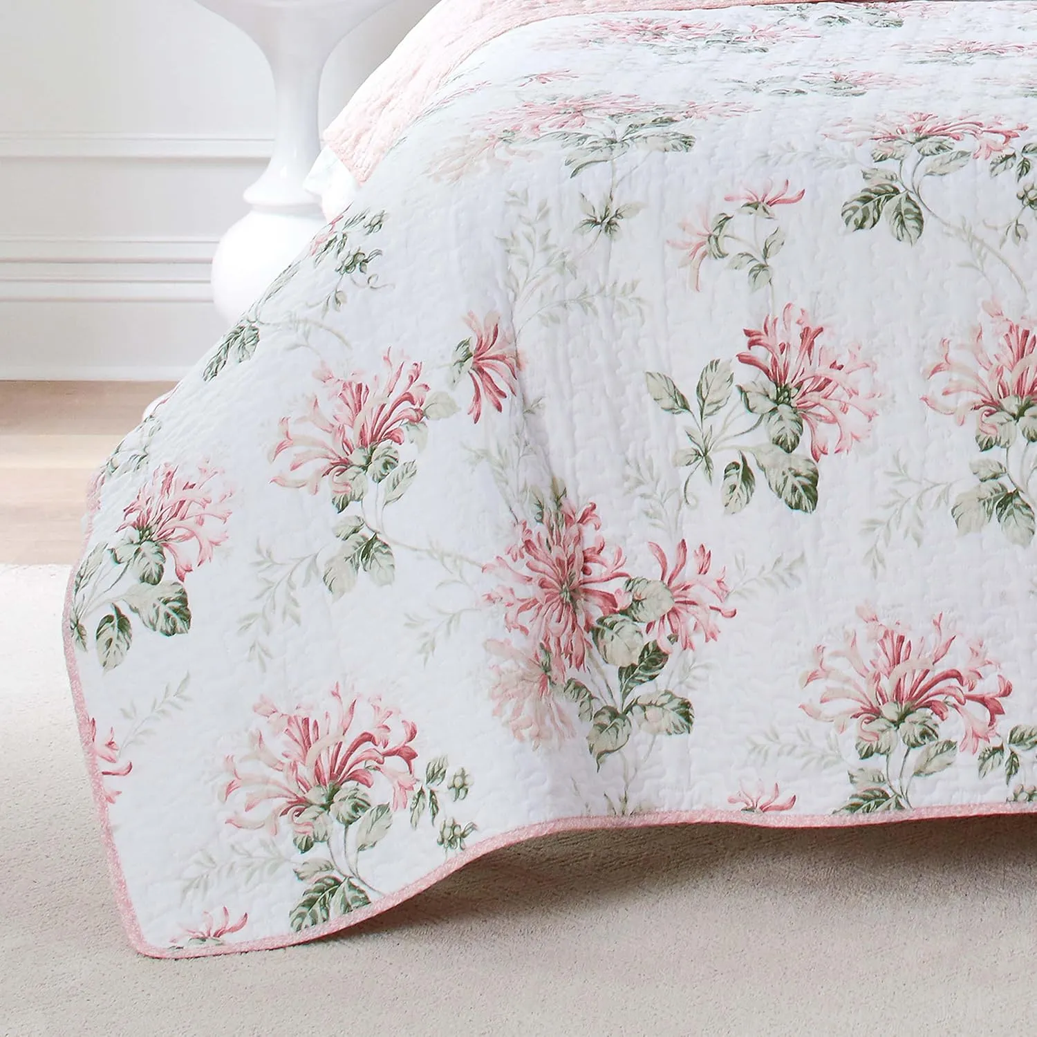Laura Ashley - King Quilt Set, Cotton Reversible Bedding with Matching Shams, Home Decor Ideal for All Seasons (Honeysuckle Pink, King)
