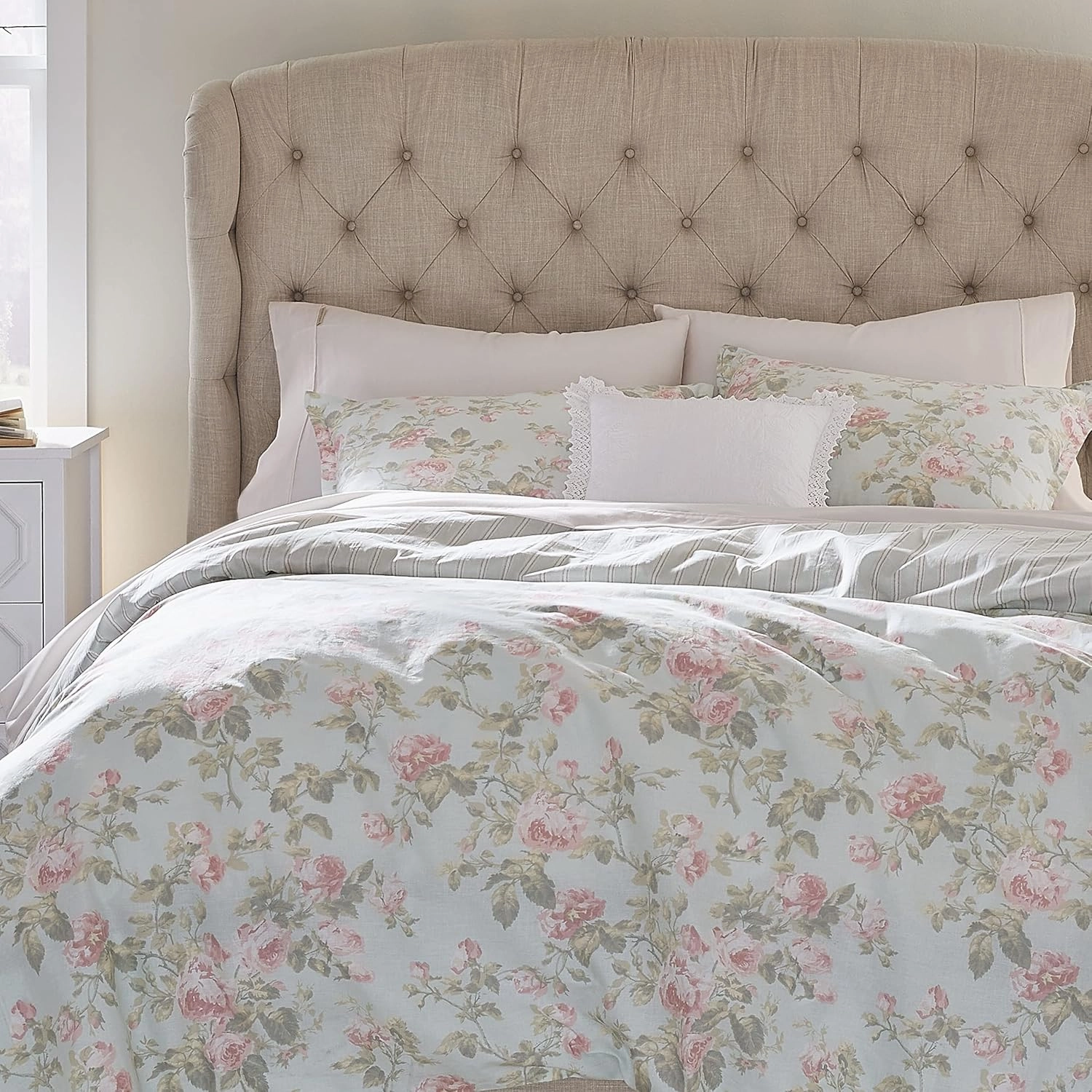 Laura Ashley Home - Queen Duvet Cover Set, Reversible Cotton Bedding with Matching Shams, Breathable Home Decor for All Seasons (Madelynn Blue, Queen)