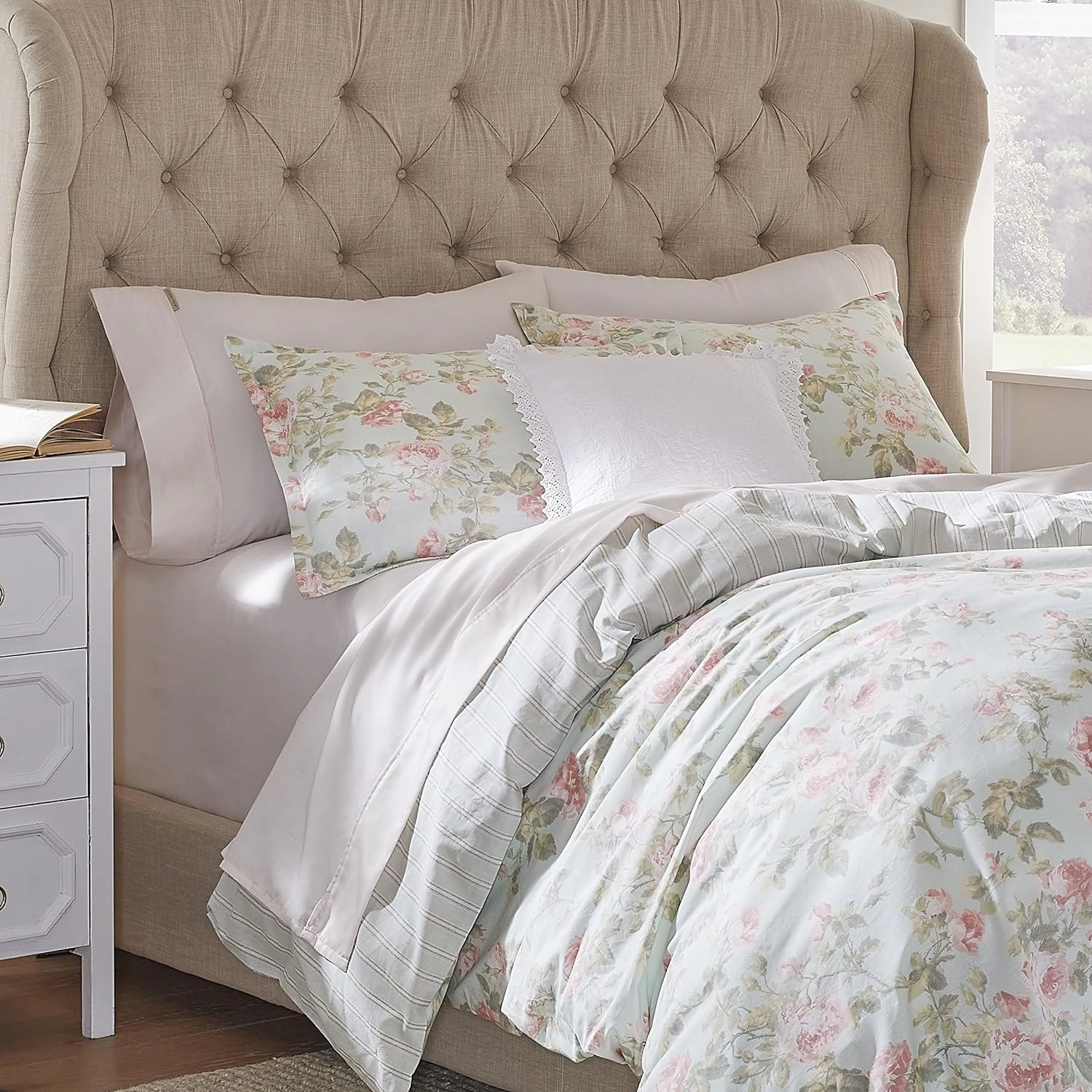 Laura Ashley Home - Queen Duvet Cover Set, Reversible Cotton Bedding with Matching Shams, Breathable Home Decor for All Seasons (Madelynn Blue, Queen)