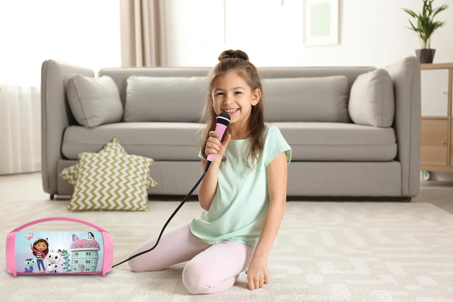 Lexibook, Gabby's Dollhouse, Wireless Light Speaker with Mic, Stereo Audio, Karaoke Function, USB and SD Card Ports, Rechargeable Battery, Handle to Take Everywhere, Pink, BTP585GDHZ