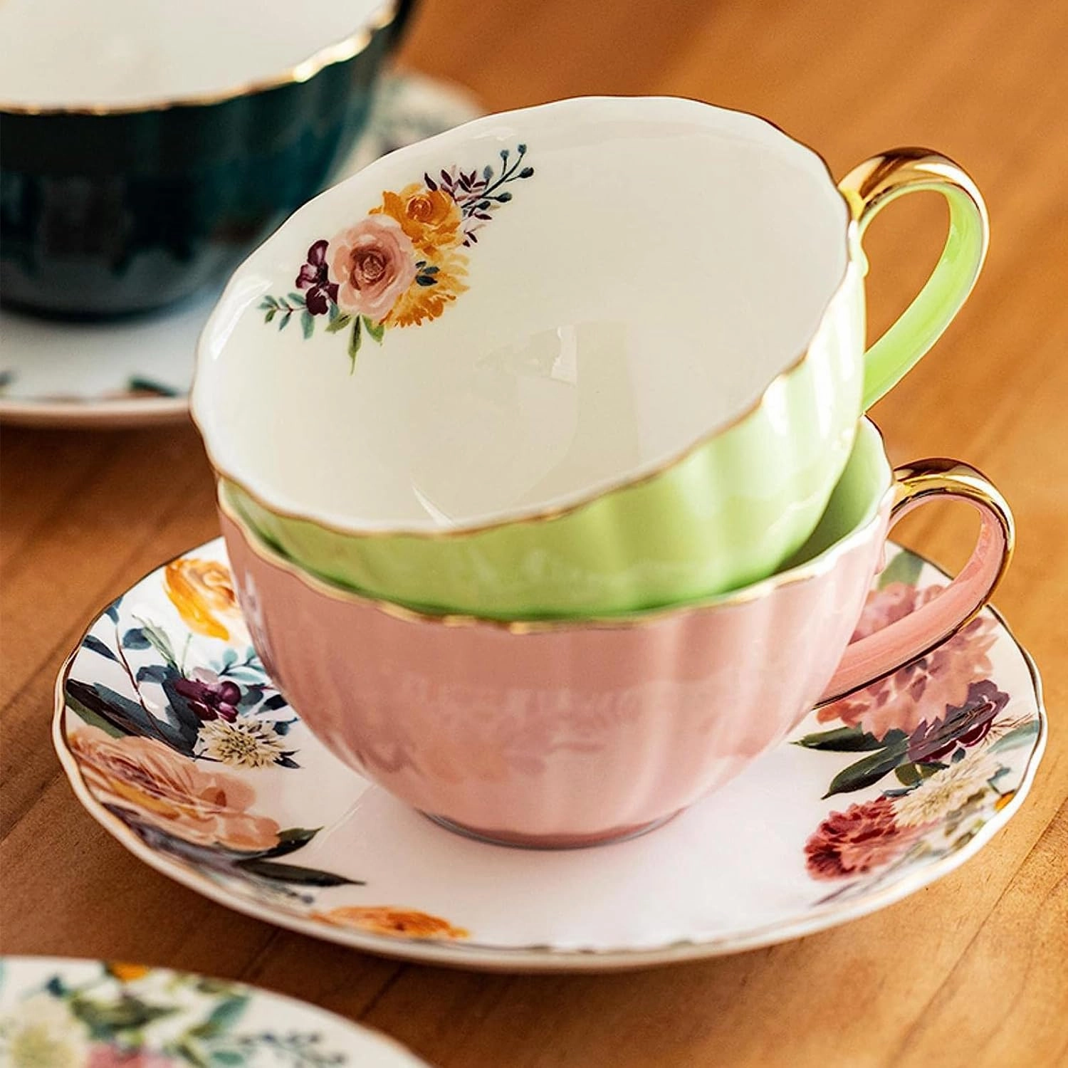 ONEUSTAR Tea Cup and Saucer Set for 2 Bone China English Tea Cup Floral Teacups Coffee Latte Mugs for Mother's Day Women Birthday Party Gifts, 8 Oz