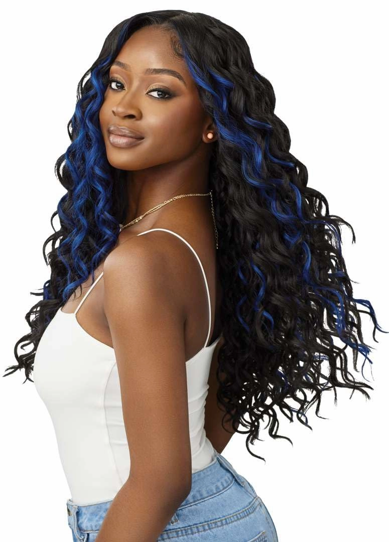 Outre Lace Front Wig - Perfect Hair Line 13X6 - Esmera (DR4/CHOCOLATE GOLD)