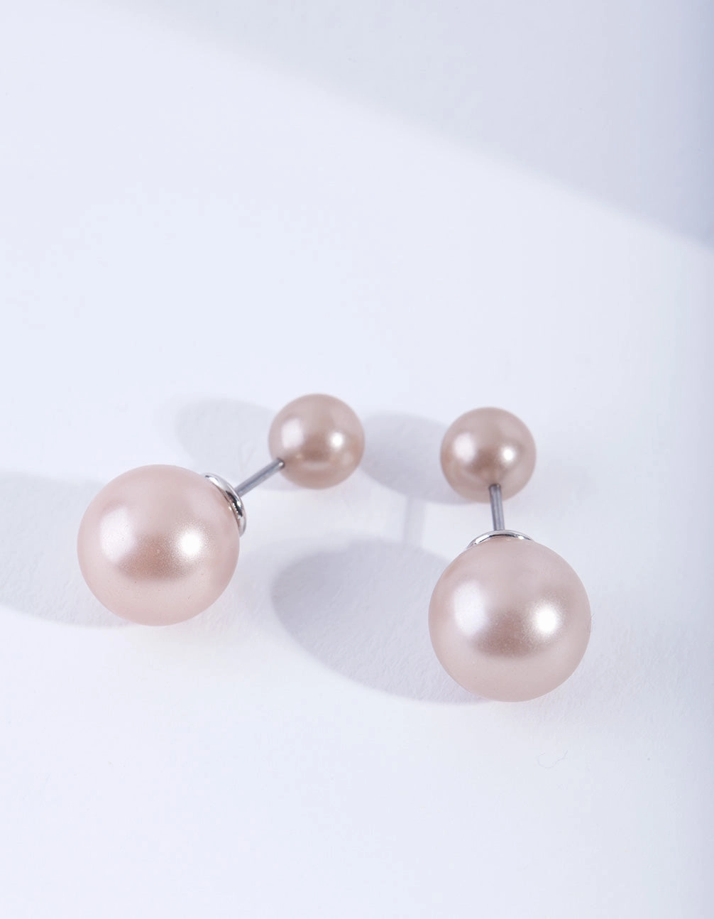 Pearl Pink Sandwich Stud Earrings