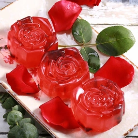Premium Handmade Red Rose Soap - 3 Pack Natural Ingredients and Essential Oils Cute Beauty for Soft, Clean Skin - Handcrafted Romantic Flower-Shaped Body Cleanser Red Mothers‘ Day