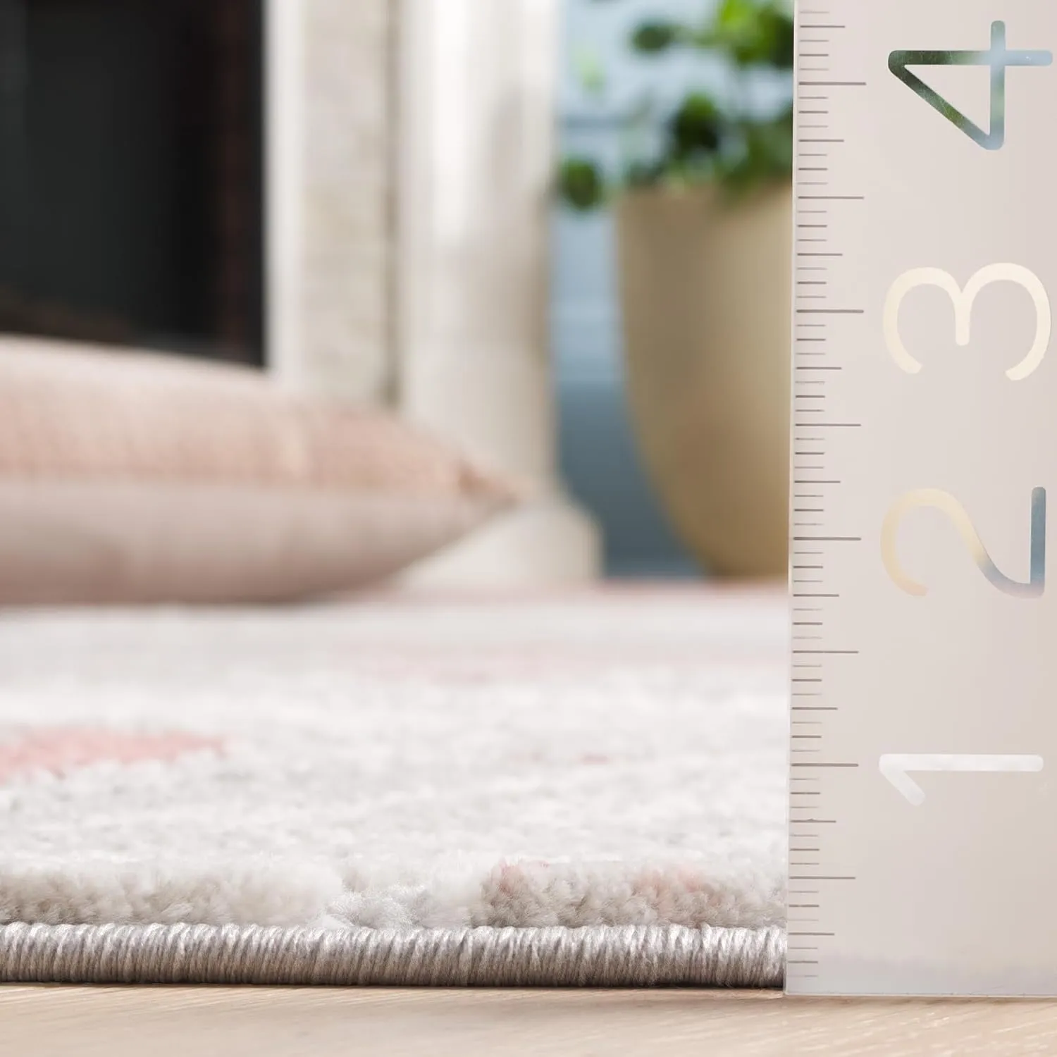 SAFAVIEH Area Rug 8x10 - Meadow Collection - Large - Grey & Pink, Geometric Design, Non-Shedding & Easy Cleaning, Ideal for Living Room, Bedroom, Office, Dining Space (MDW553G)