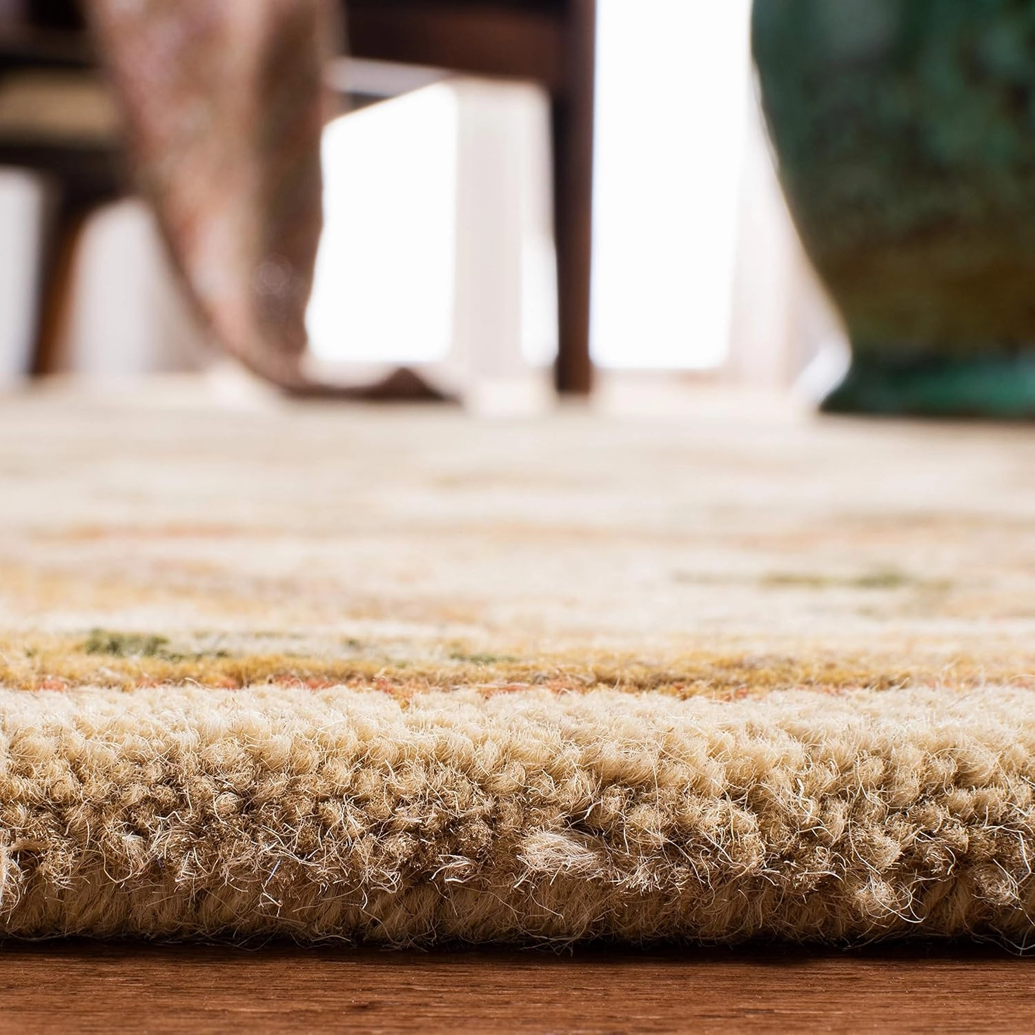 SAFAVIEH Antiquity Collection 7'6" x 9'6" Gold AT52D Handmade Traditional Oriental Premium Wool Area Rug