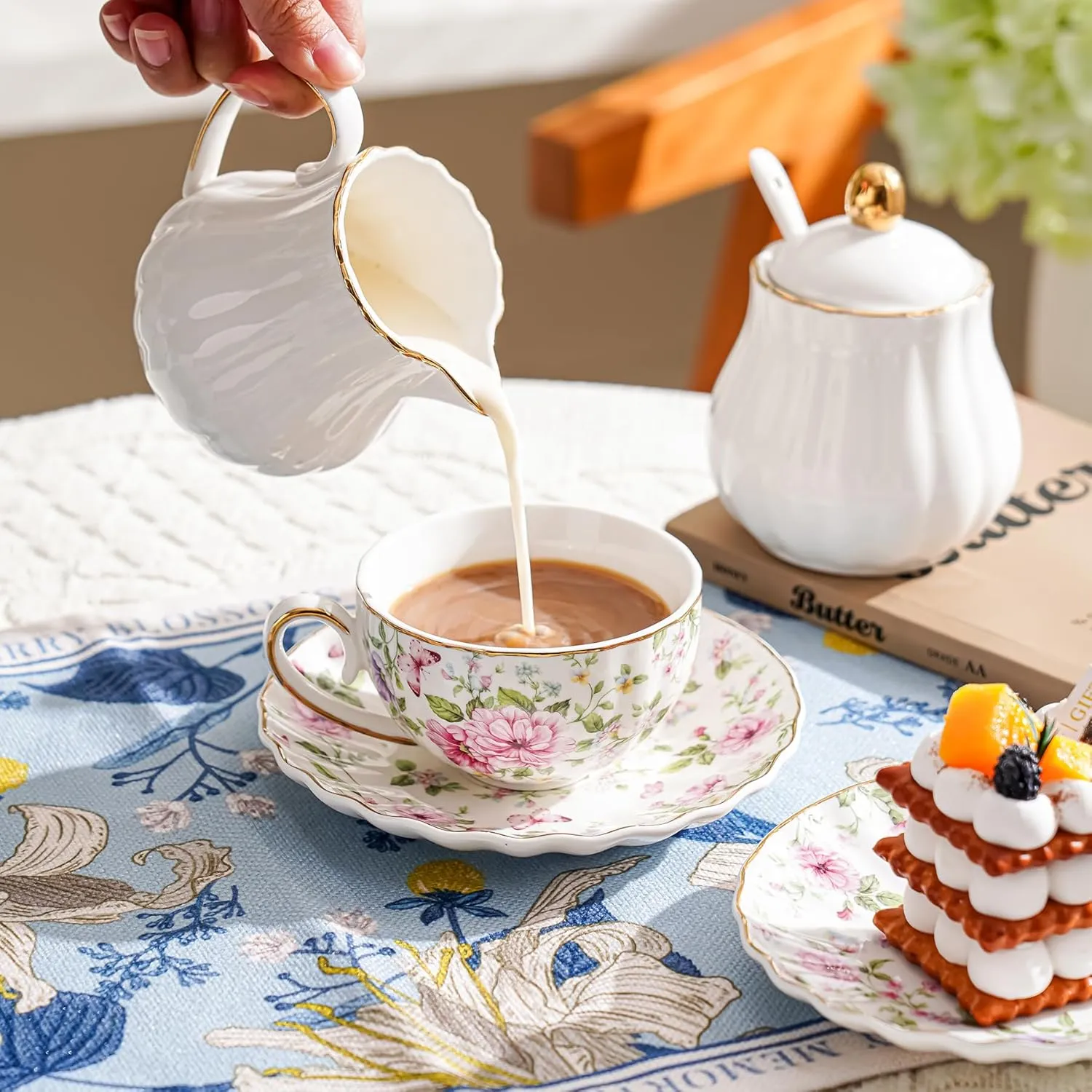 Tea Cup and Saucers, 6.4oz Floral Tea Cups with Gold Trim, Coffee Cappuccino Espresso Latte Mugs for Party Birthday,Christmas Gift (Pink and purple flowers)