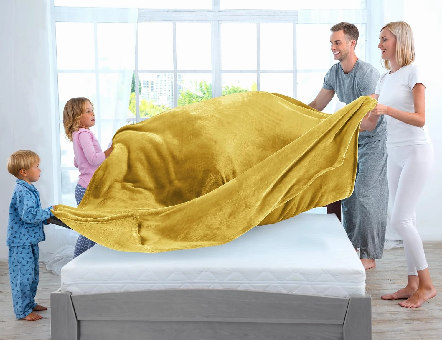 Utopia Bedding Fleece Blanket Full Size Gold 300GSM Luxury Fuzzy Soft Anti-Static Microfiber Bed Blanket (90x84 Inch)