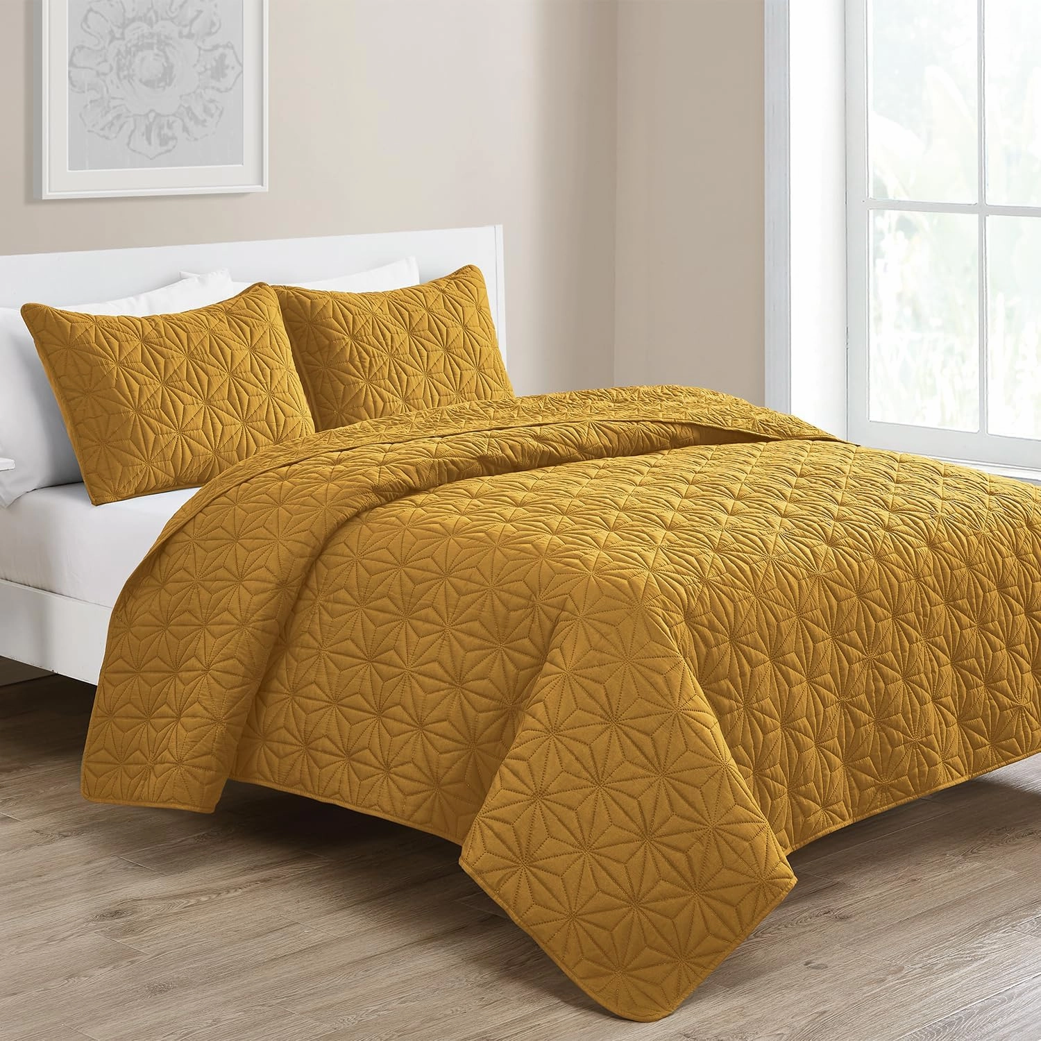 VCNY Home - Quilt Set, Soft Bedding with Matching Shams, Dorm Room Essentials, Use As Bedspread or Throw Blanket (Kaleidoscope Gold, Full/Queen)