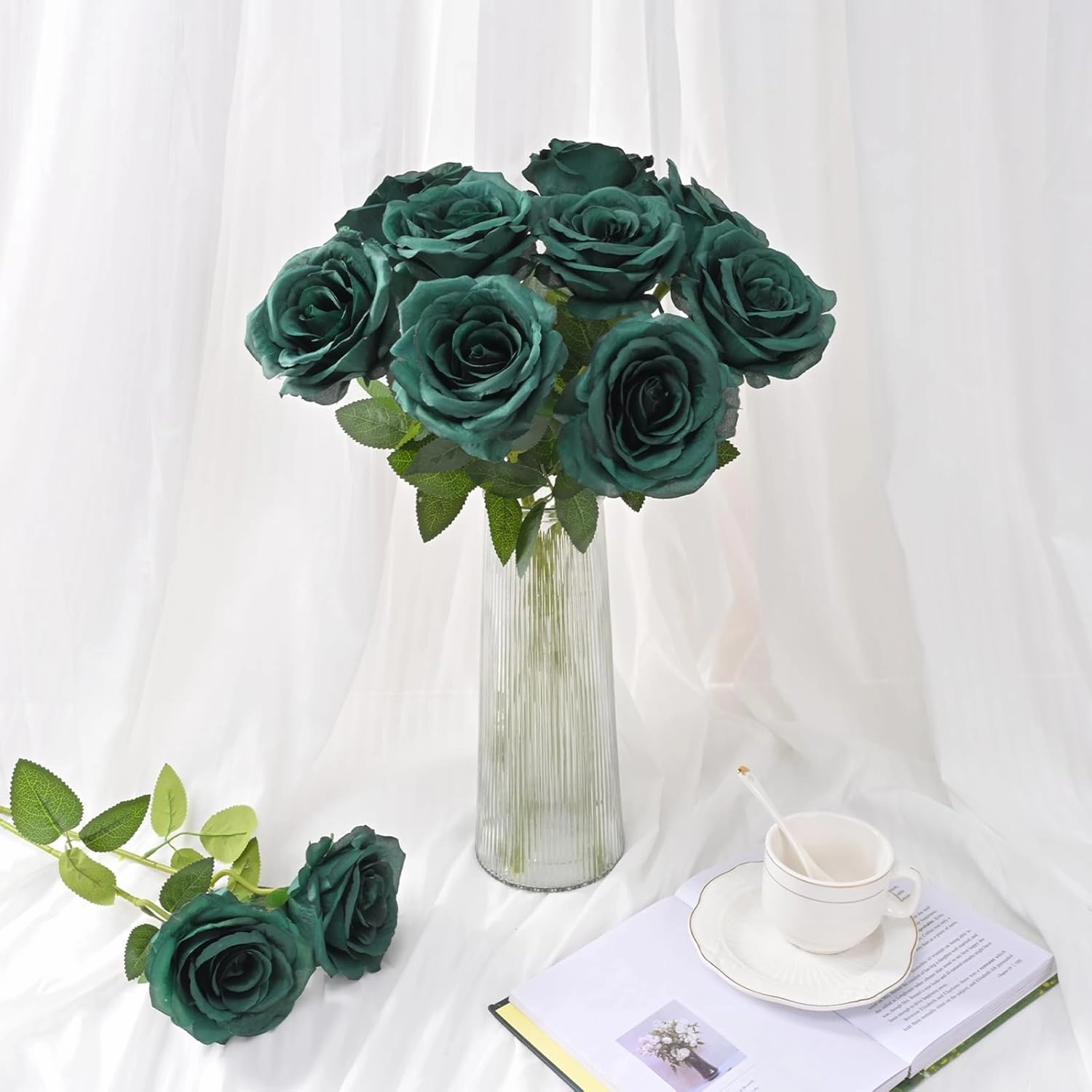 Waipfaru 16 Pcs St Patricks Day Roses, Long Stem Fake Roses Artificial Flowers, Silk Flowers for Valentines, Roses Bouquet Peacock Green Home Decor